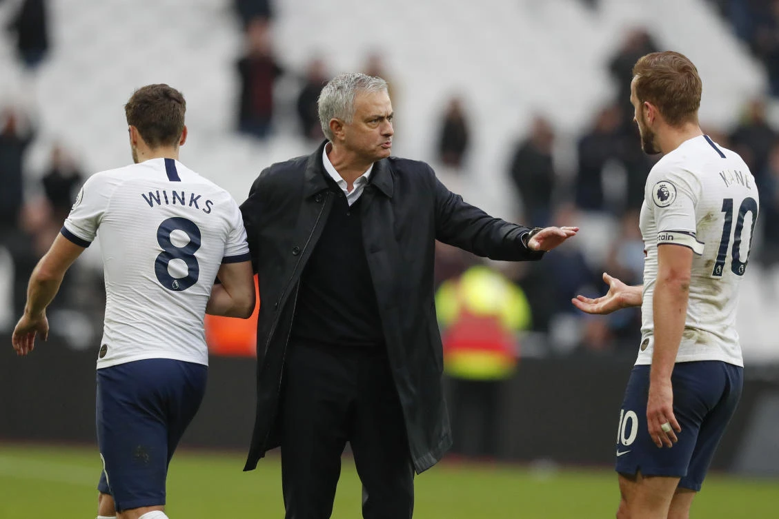 Mourinho makes instant impact for Spurs in 3-2 victory at West Ham