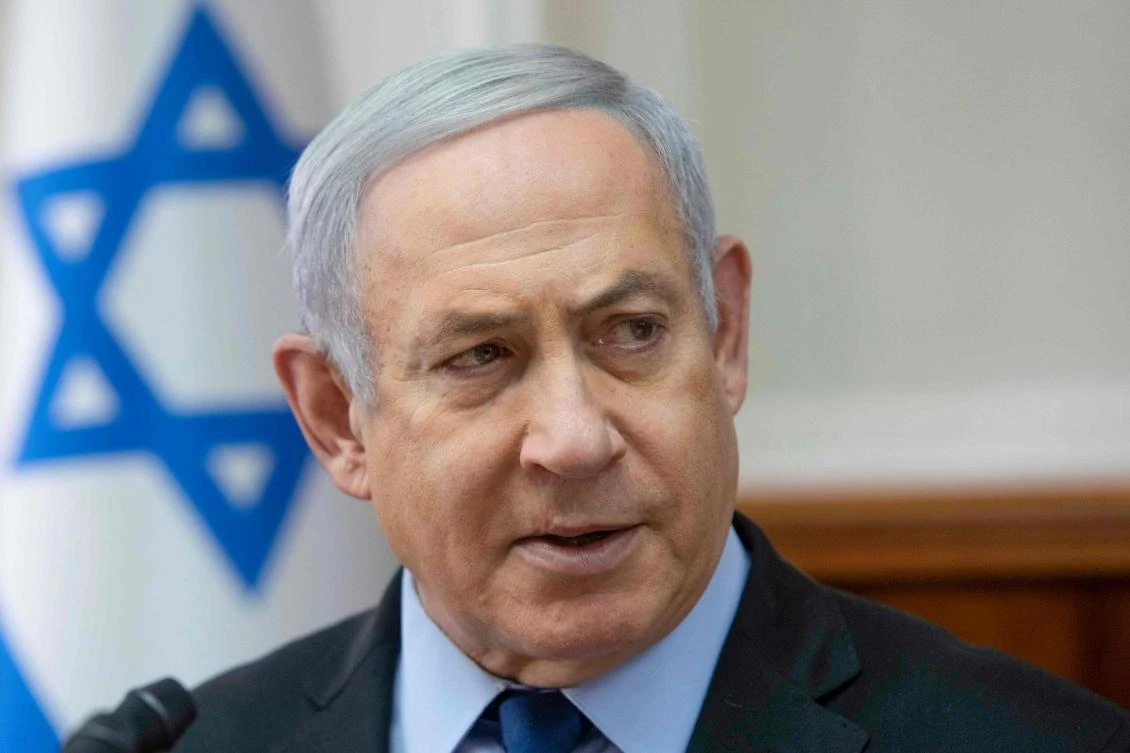 Israeli Prime Minister Benjamin Netanyahu chairs the weekly cabinet meeting at his office in Jerusalem on November 24, 2019. / AFP / POOL / Sebastian Scheiner