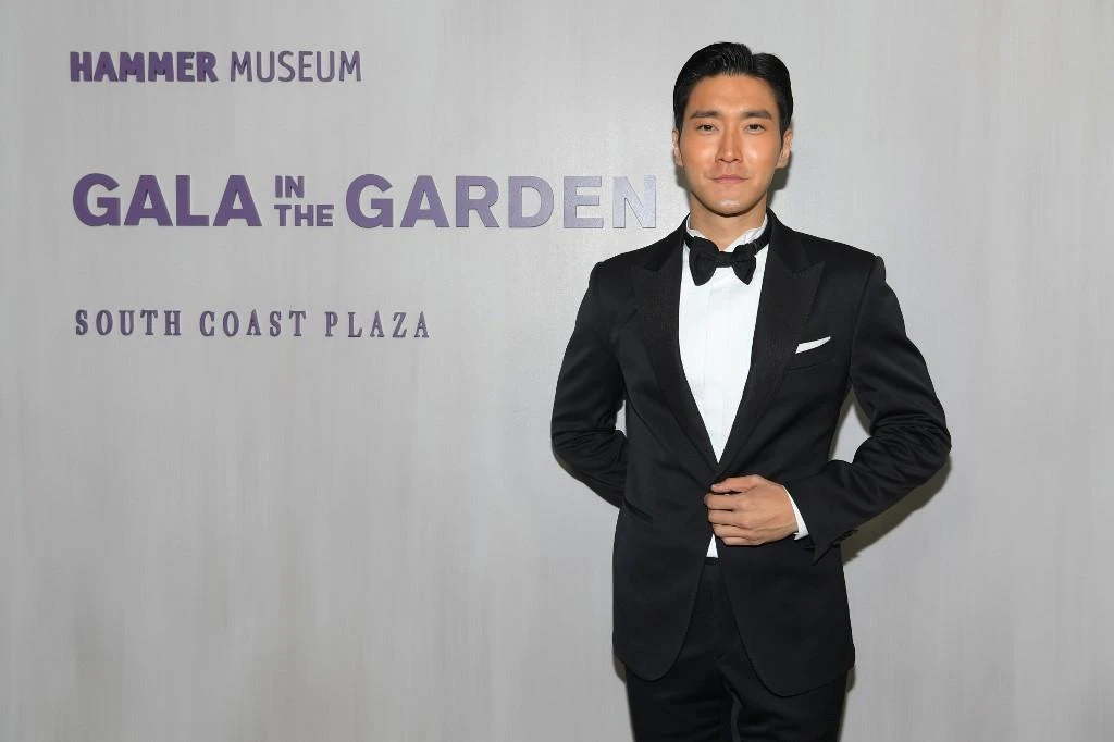 China fans desert K-pop star Choi Siwon of Super Junior for ‘liking’ Hong Kong tweet