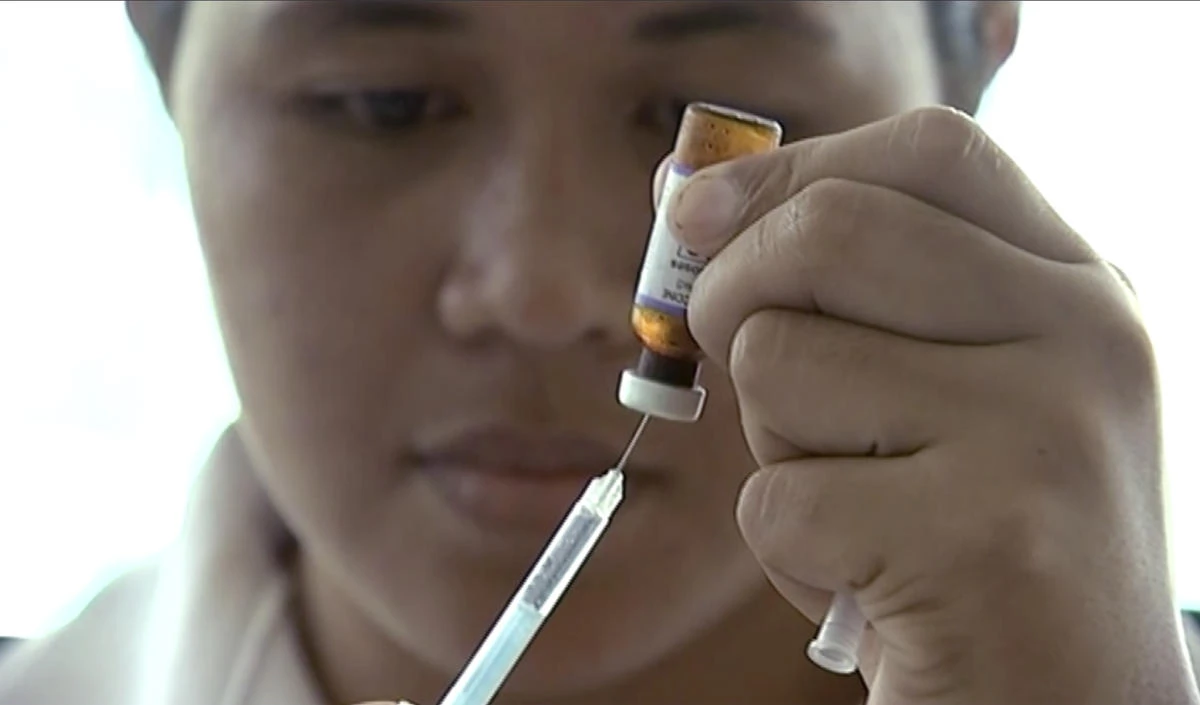 A measles outbreak in Samoa has killed 50 babies and young children as authorities race to vaccinate the entire population of the South Pacific nation. (AP)