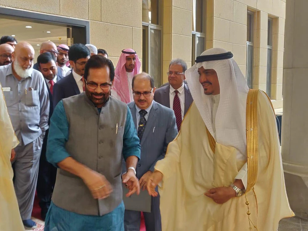 Saudi Hajj and Umrah Minister Mohammad Saleh bin Taher Benten welcomed India’s Minority Affairs Minister Mukhtar Abbas Naqvi in the presence of Ambassador Ausaf Sayeed and Consul General Noor Rahman Sheikh in Jeddah. (Photo/Supplied)