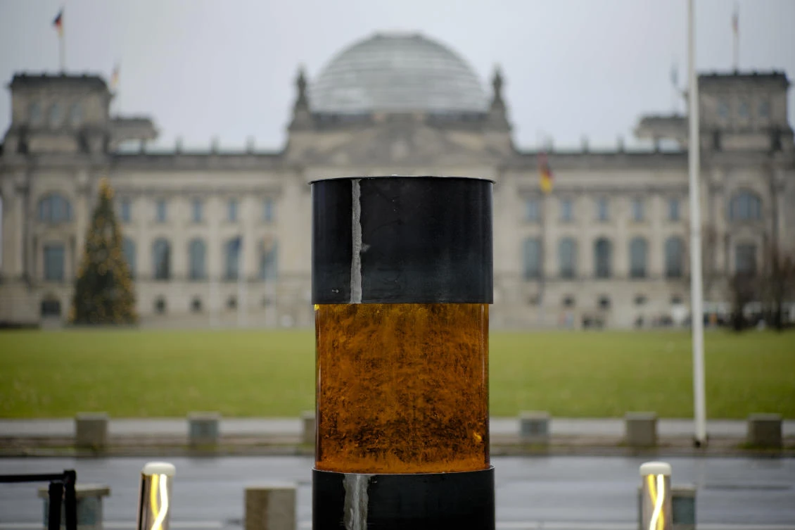 This Monday, Dec. 2, 2019 photo shows an oversized urn placed by the artist group 'Center for Political Beauty" in front of German parliament building, the Reichstag, in Berlin, Germany. (AP)