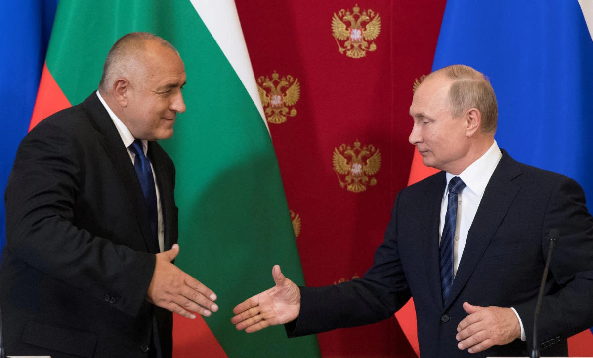 Russian President Vladimir Putin and Bulgarian PM Boyko Borissov shake hands after a joint news conference following their talks at the Kremlin in Moscow, Russia May 30, 2018. (Reuters/ File Photo)