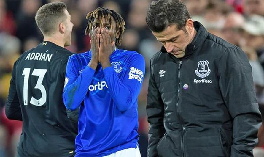 Everton sack Silva after dropping into bottom three