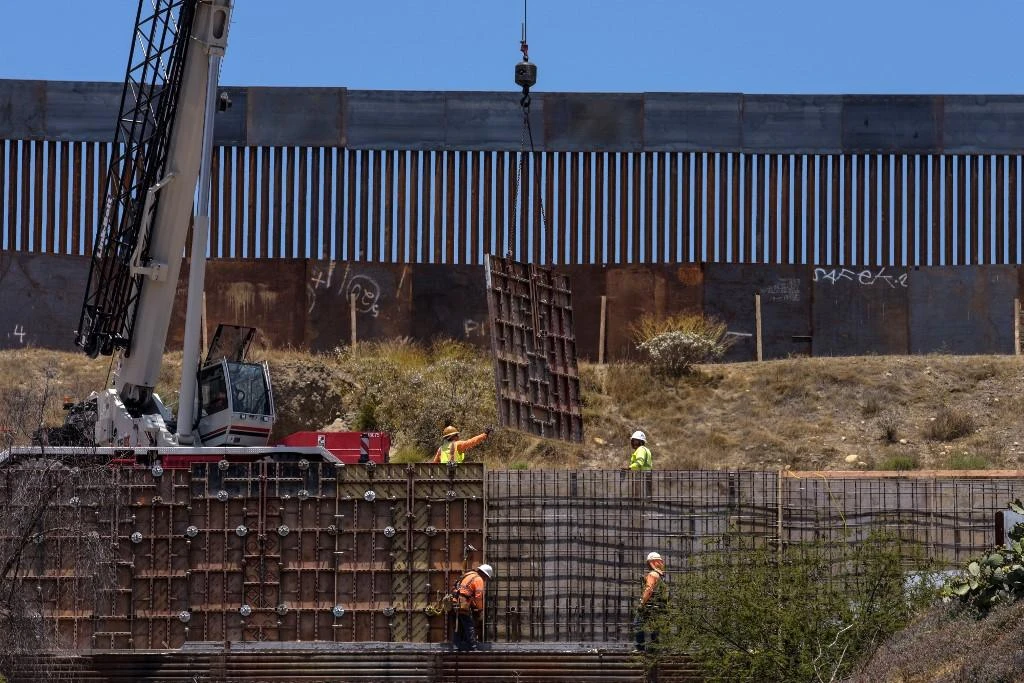 The ruling prevents the US government from spending $3.6 billion that was diverted in September from 127 military construction projects to pay for 280 kilometers of border wall. (AFP)