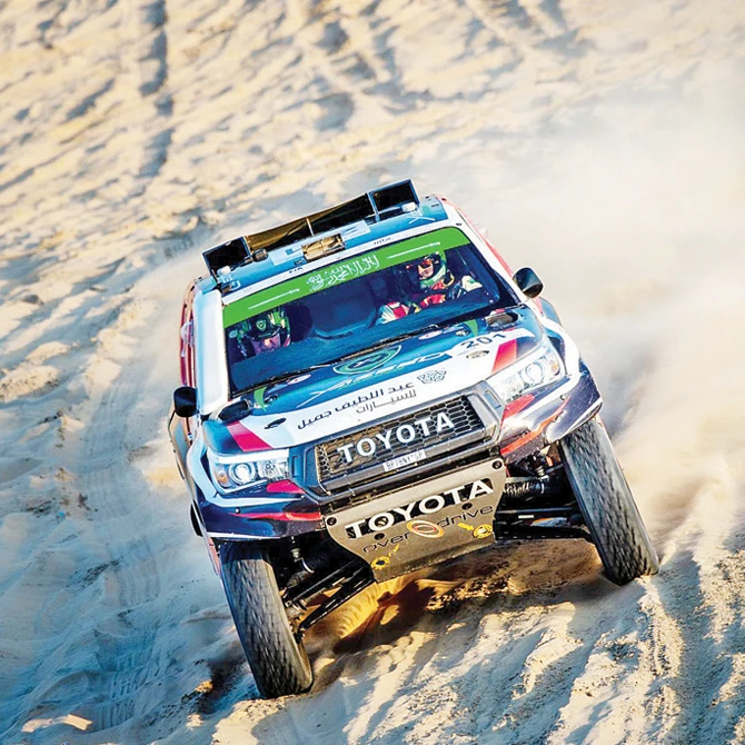 Al-Rajhi pips Sainz on opening stage of Sharqiya Baja motor race in Alkhobar