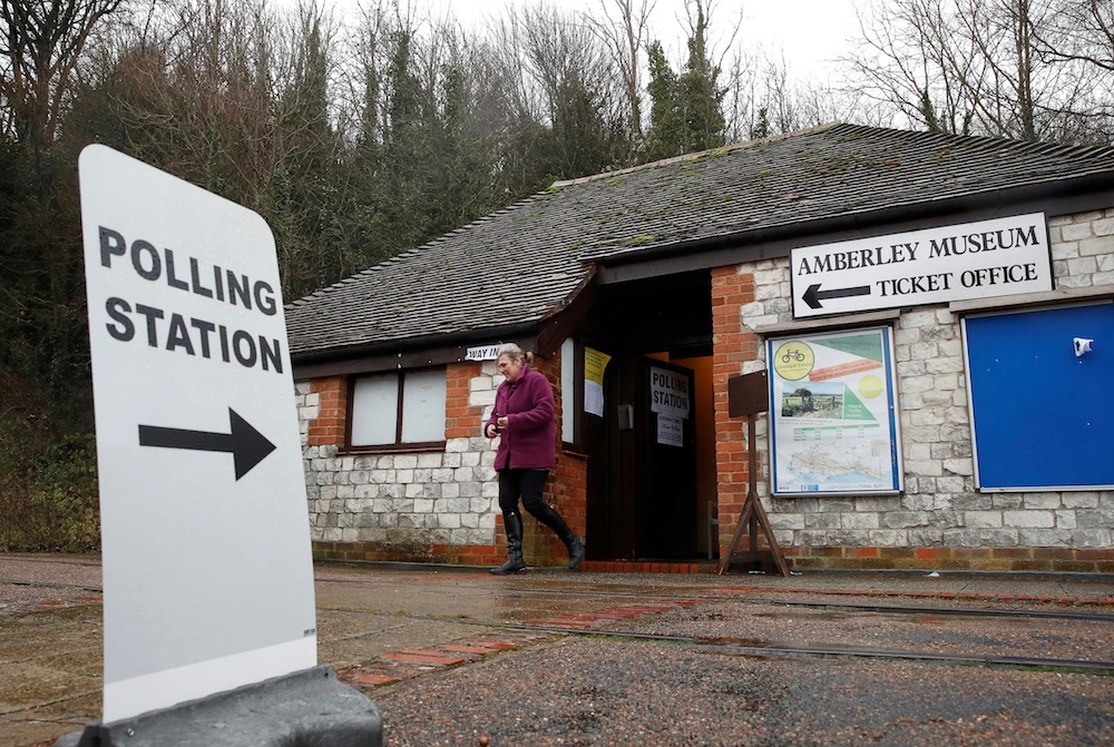 UK voters go to the polls to choose new government to resolve Brexit impasse