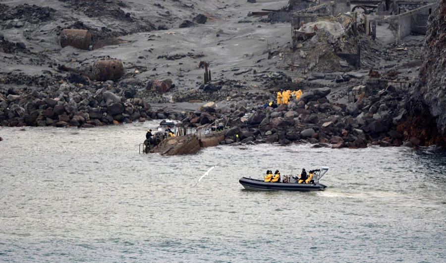 New Zealand troops complete daring volcano mission to retrieve bodies