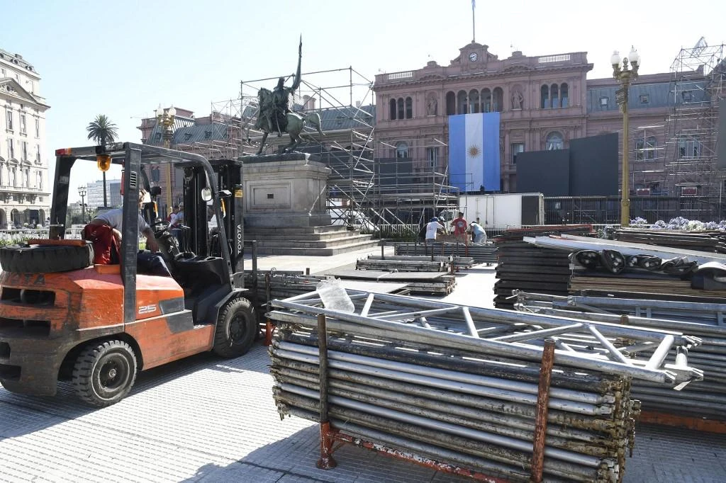 The new “Decree of Need and Urgency” says in cases of dismissal without just cause during the term of the decree workers will be paid double the normal exit package. (File/AFP)