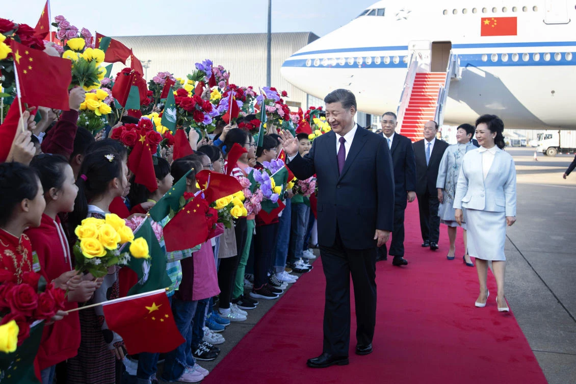 Xi lands in Macau for China handover anniversary party