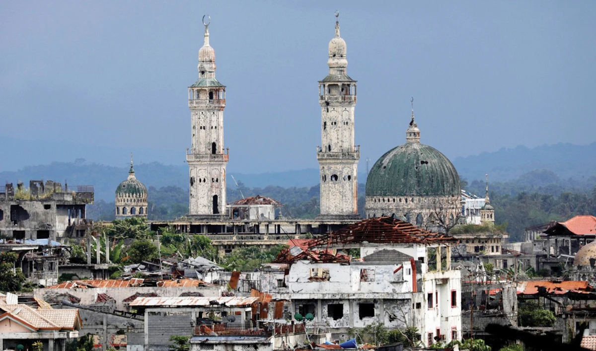 Dilapidated structures in the war-torn area of Marawi tell the tale of the horrors that the southern Philippine city was subjected to in this photo taken in May. (AN photo)