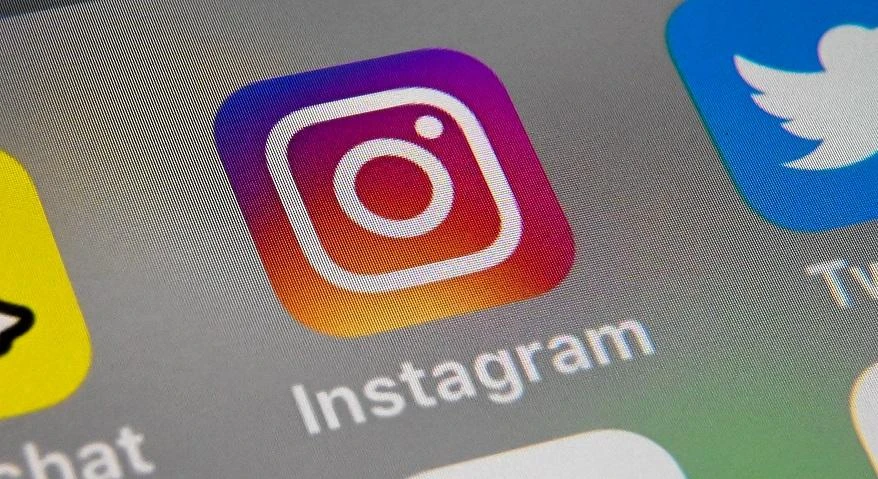 Instagram bans influencers from promoting vaping products