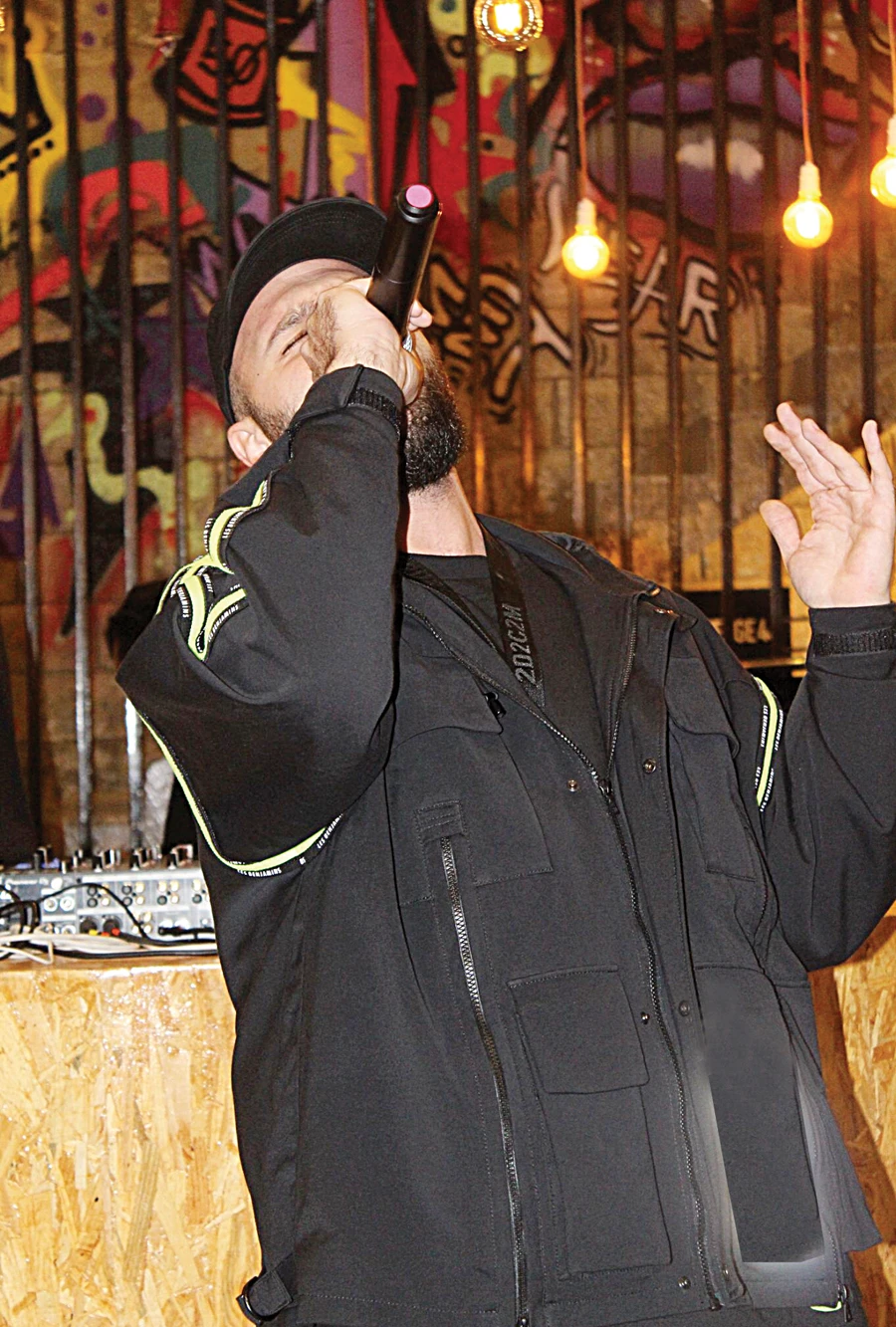 Moh Flow, a Syrian artist based in Dubai, delivered a hit set-list to an enthralled audience.
