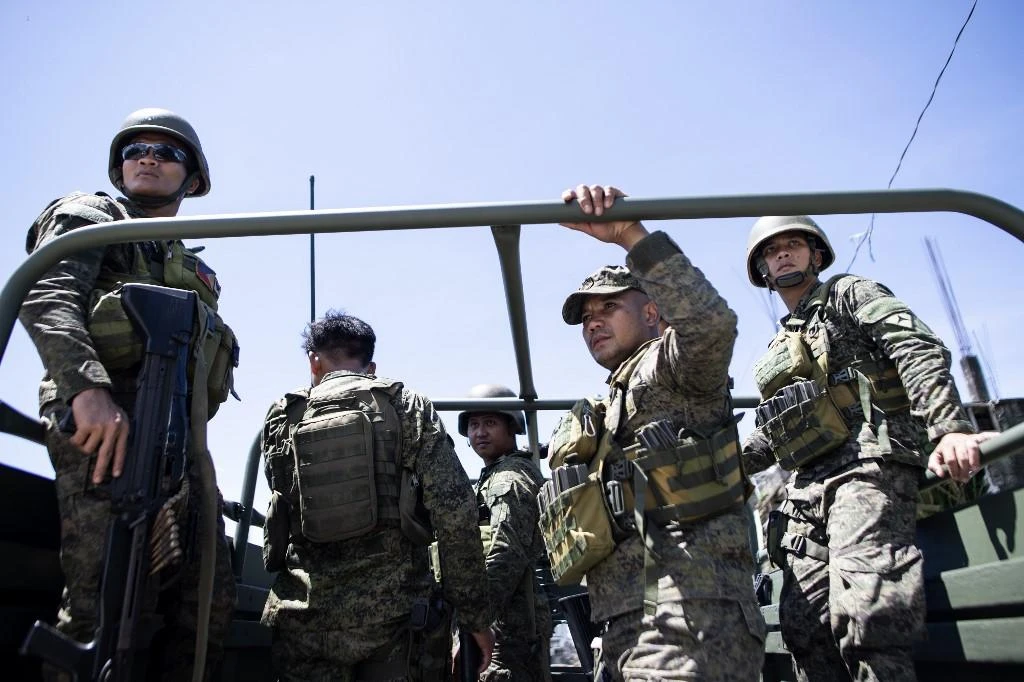 Philippine forces rescue two Indonesian hostages