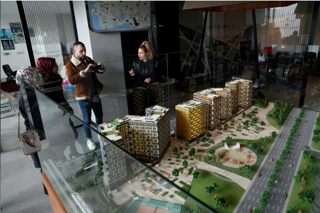 Property investors visit the sales office of Babacan Premium, a project of the Turkish real estate and construction company Babacan Holding, in Istanbul, Turkey, March 21, 2019. (Reuters /File Photo)