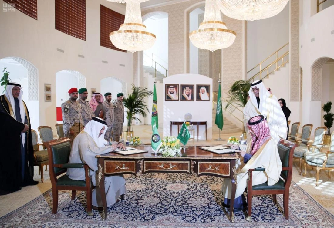 Saudi Minister of Foreign Affairs and GCC Secretary-General sign the Unified Military Command Headquarters agreement on Dec.22, 2019. (SPA)