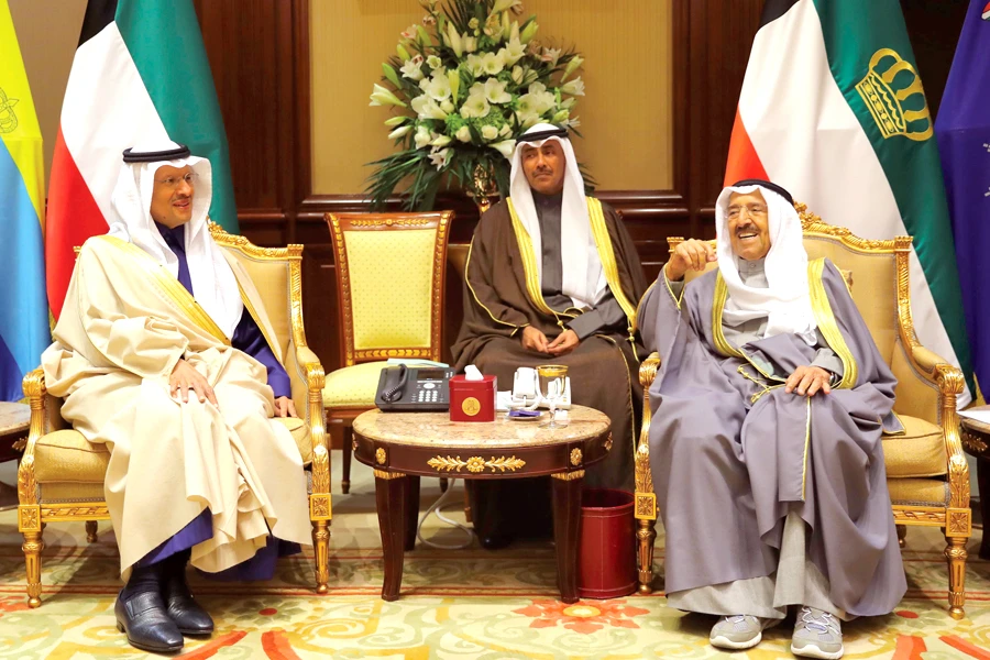 Saudi Arabia, Kuwait sign deal to resume joint oil output