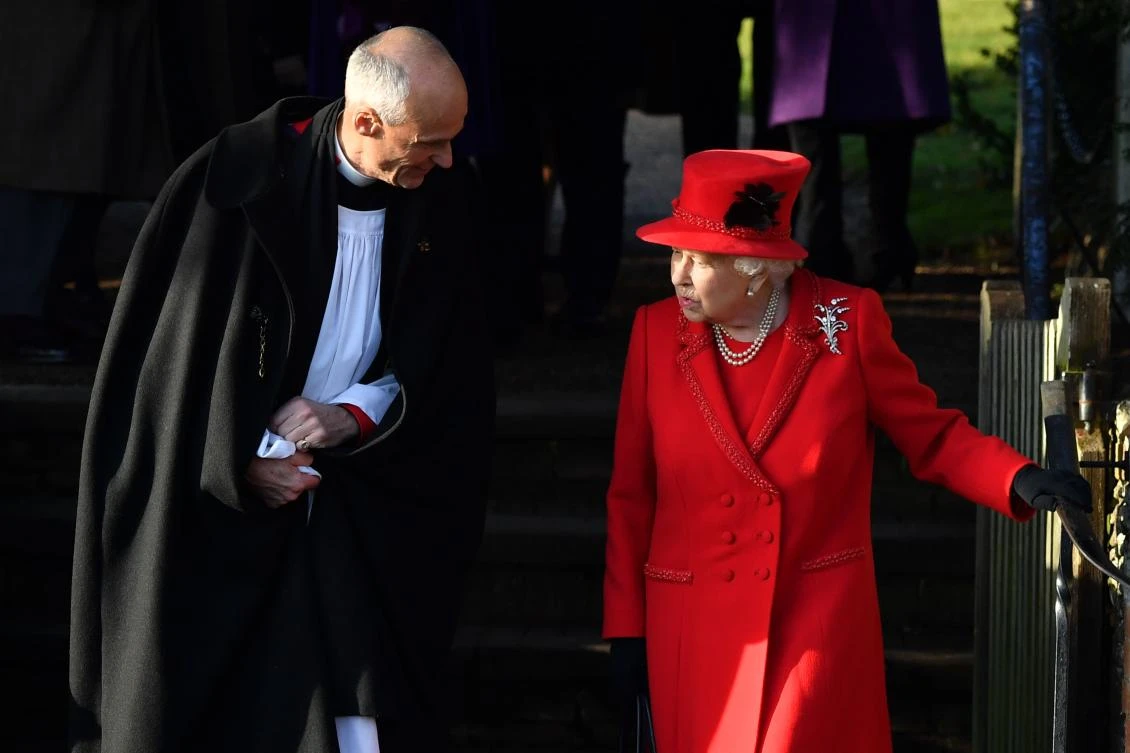 Queen Elizabeth II, close family celebrate Christmas