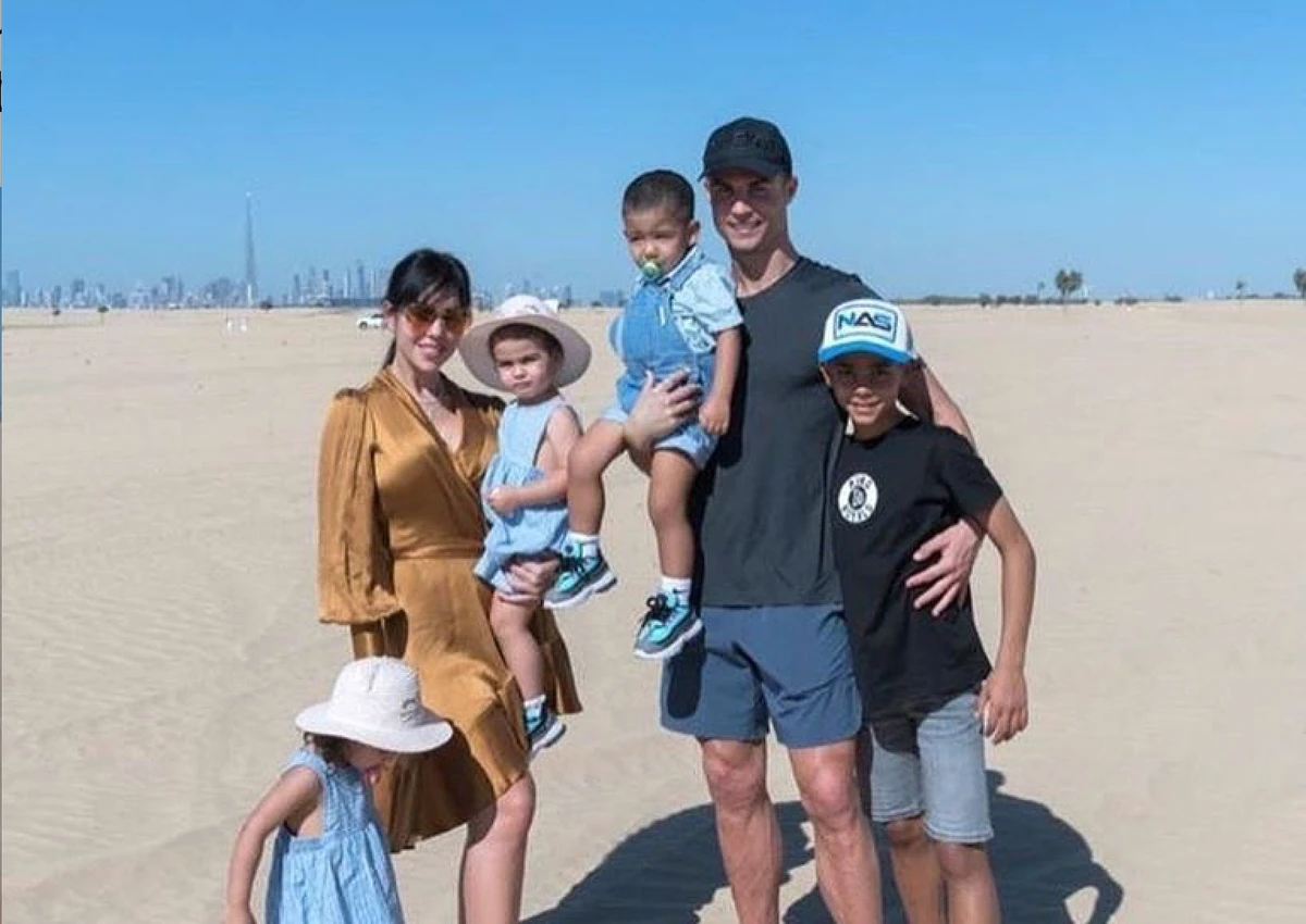Cristiano Ronaldo poses with his family on a beach in Dubai. (Dubai Media Office)