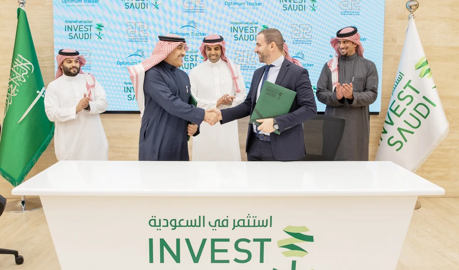 Hosted at SAGIA’s Riyadh headquarters, the signatories, Al-Rushaid Group and the French-based Optimum Tracker, solidified their new partnership at a signing ceremony witnessed by Ibrahim Al-Omar, governor of SAGIA, attending under Invest Saudi.