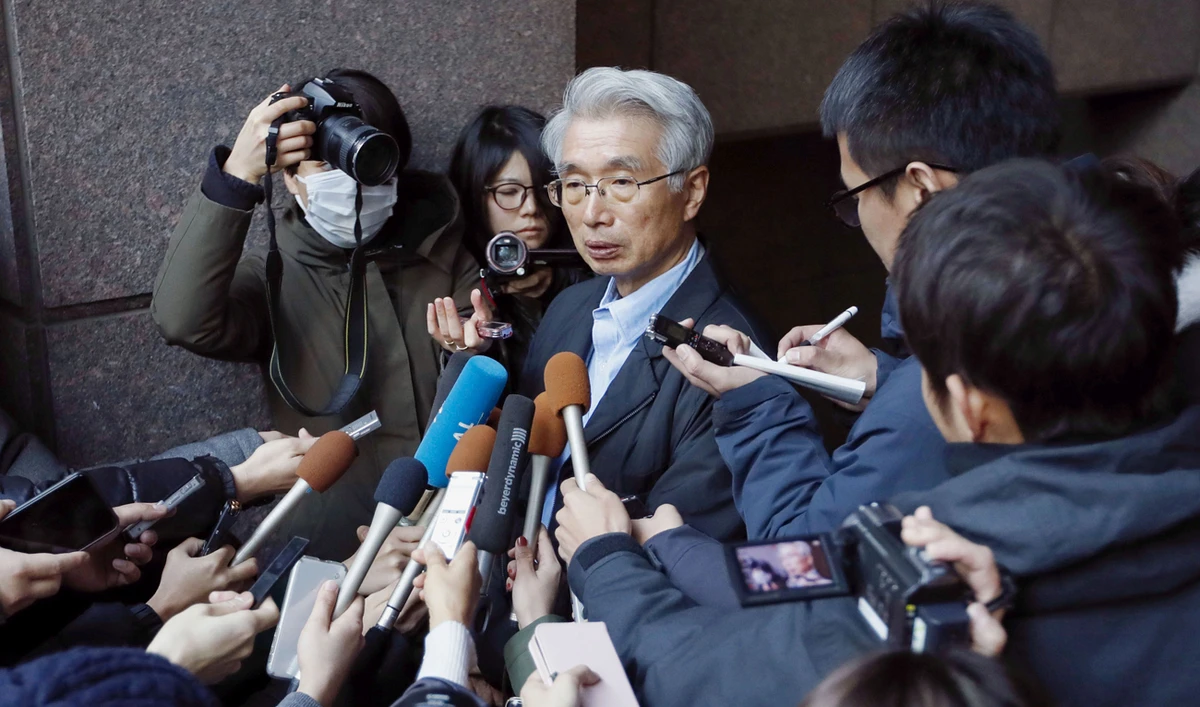 Junichiro Hironaka, chief lawyer of Ghosn, speaks to reporters in Tokyo. (Reuters)