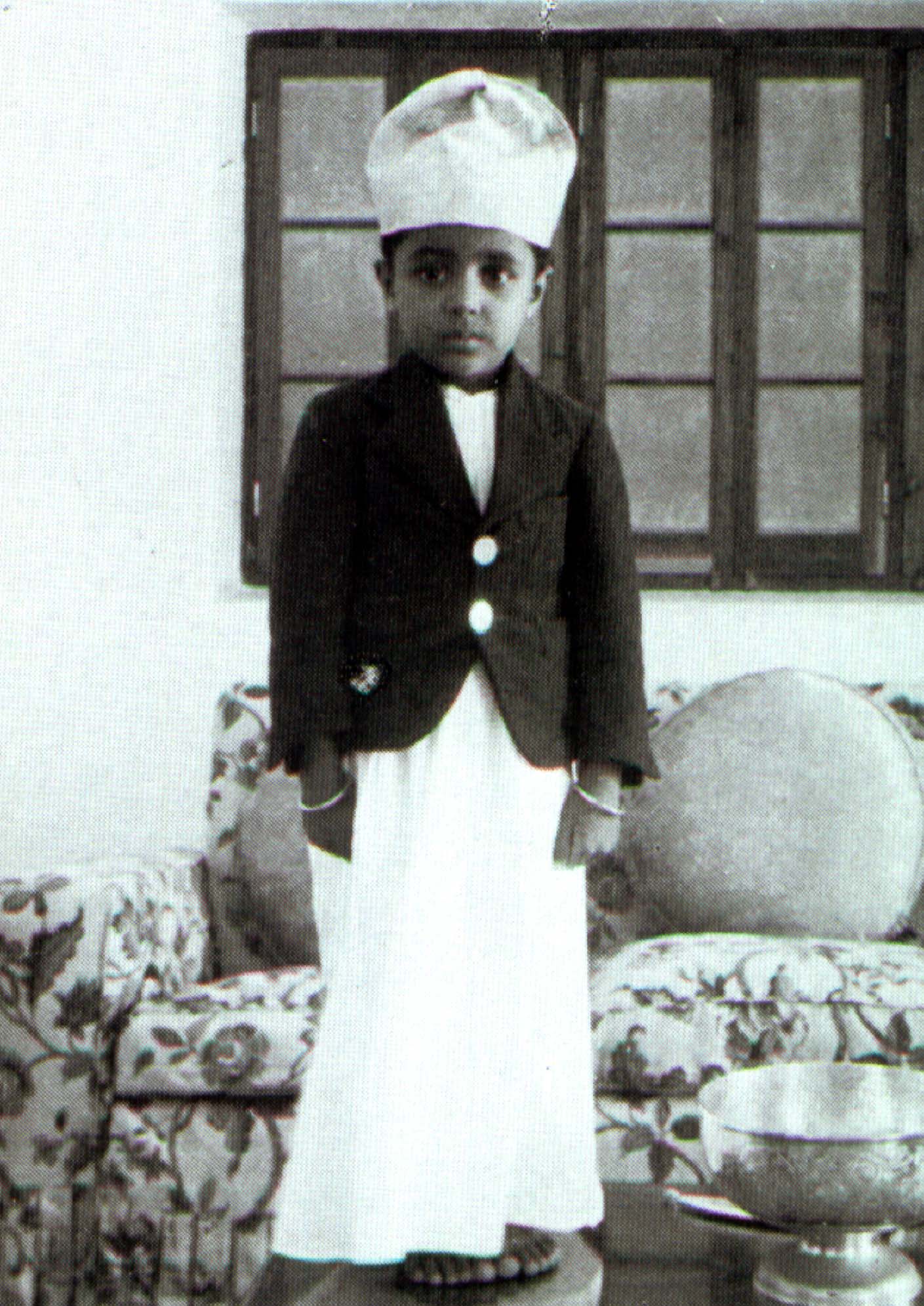 Sultan Qaboos in Salalah as a boy. (AFP / Omani Royal Palace)