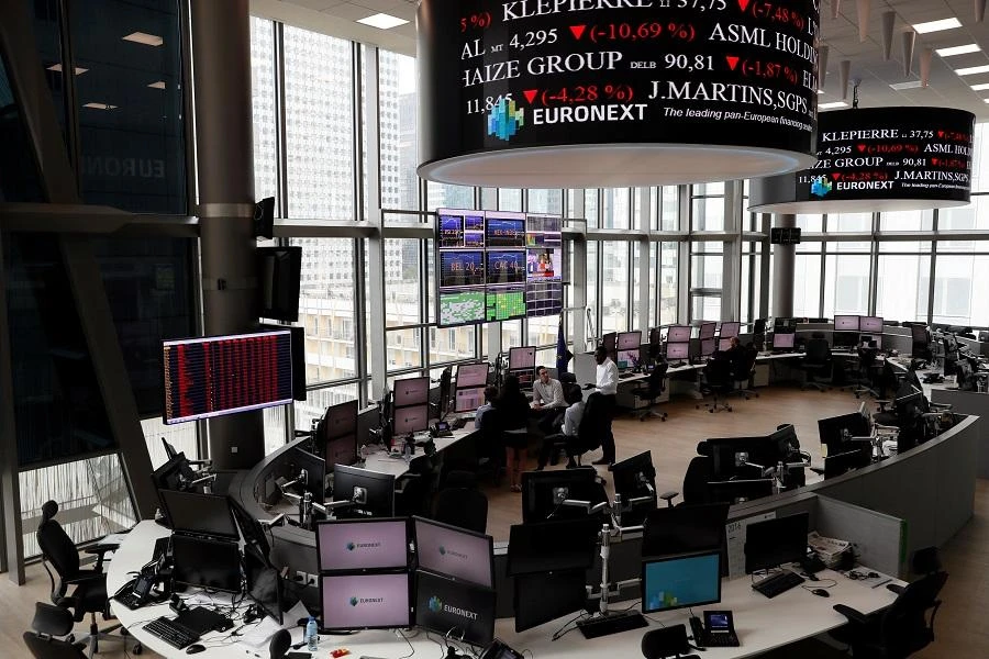 European shares slide after US air strike in Iraq