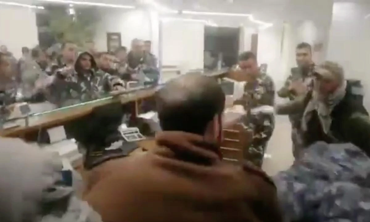 Confrontations between protestors and bank employees in the afternoon, which then escalated into a violent clash with officers from the security forces responsible for protecting the bank. (Screenshot/Supplied)