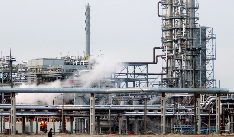 In this file photo taken on Tuesday, Jan. 9, 2006, Oil-refining plant located in Belarus's town of Mozyr, some 300 km south-east of Minsk, Belarus. (AP)