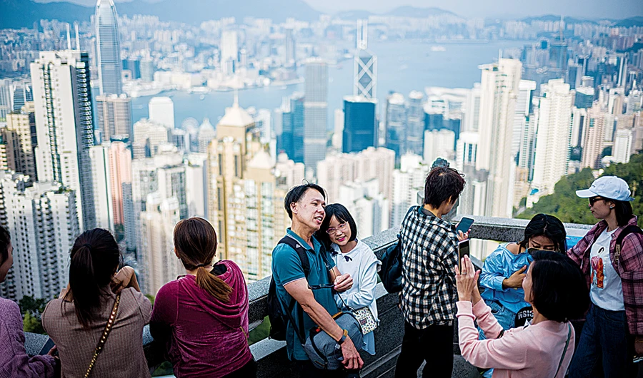 Hong Kong’s plummeting tourist numbers have left high-end retailers counting the cost. More than one in 10 businesses will be forced to close in the next six months, according to a ma‹jor retail association. (AFP)