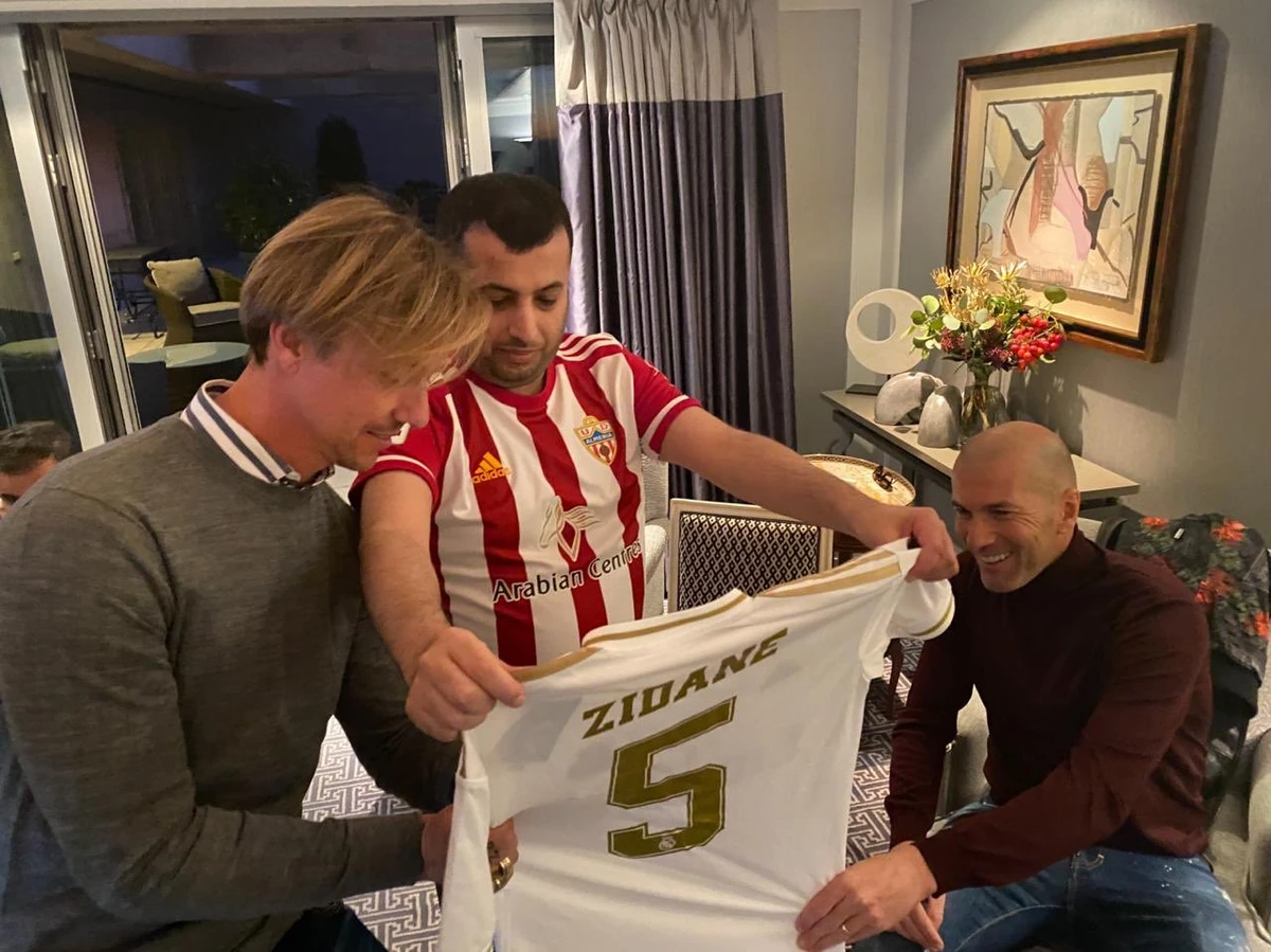 Head of Saudi entertainment authority meets Zinedine Zidane
