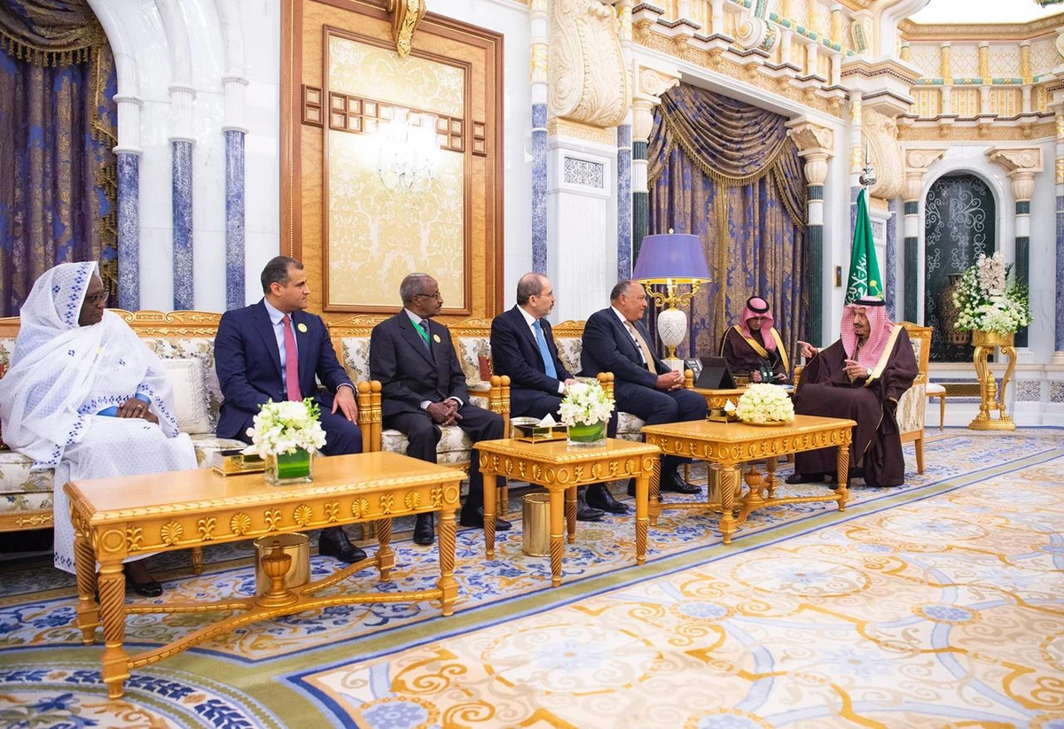 King Salman meets with foreign ministers of Egypt, Jordan, Eritrea, Yemen, Sudan, Djibouti and Somalia in Riyadh. (SPA)