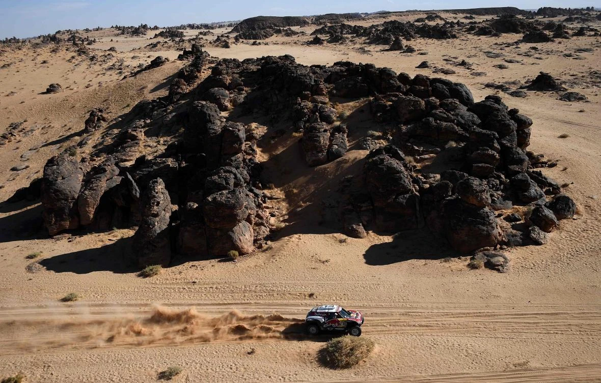 13-time winner, ‘Mr Dakar’ Stephane Peterhansel wins stage 4 in AlUla as Carlos Sainz keeps the lead in Saudi Arabia