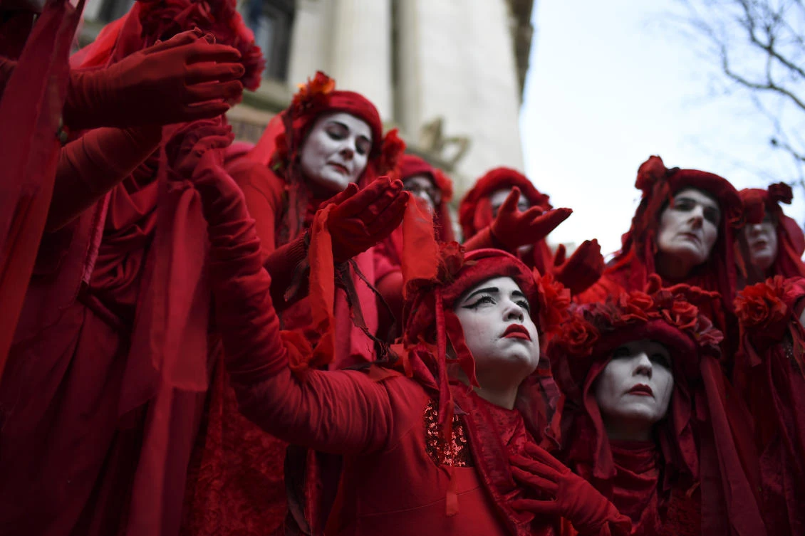 Climate change protests stretch to London as Australia bushfires rage