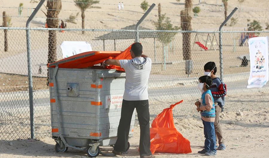 Initiatives include “Yadan bi Yad Nartaqi” (Hand in Hand We Advance) aimed at beautifying the city by planting seedlings, painting sidewalks and chairs, and cleaning the beach. (SPA)