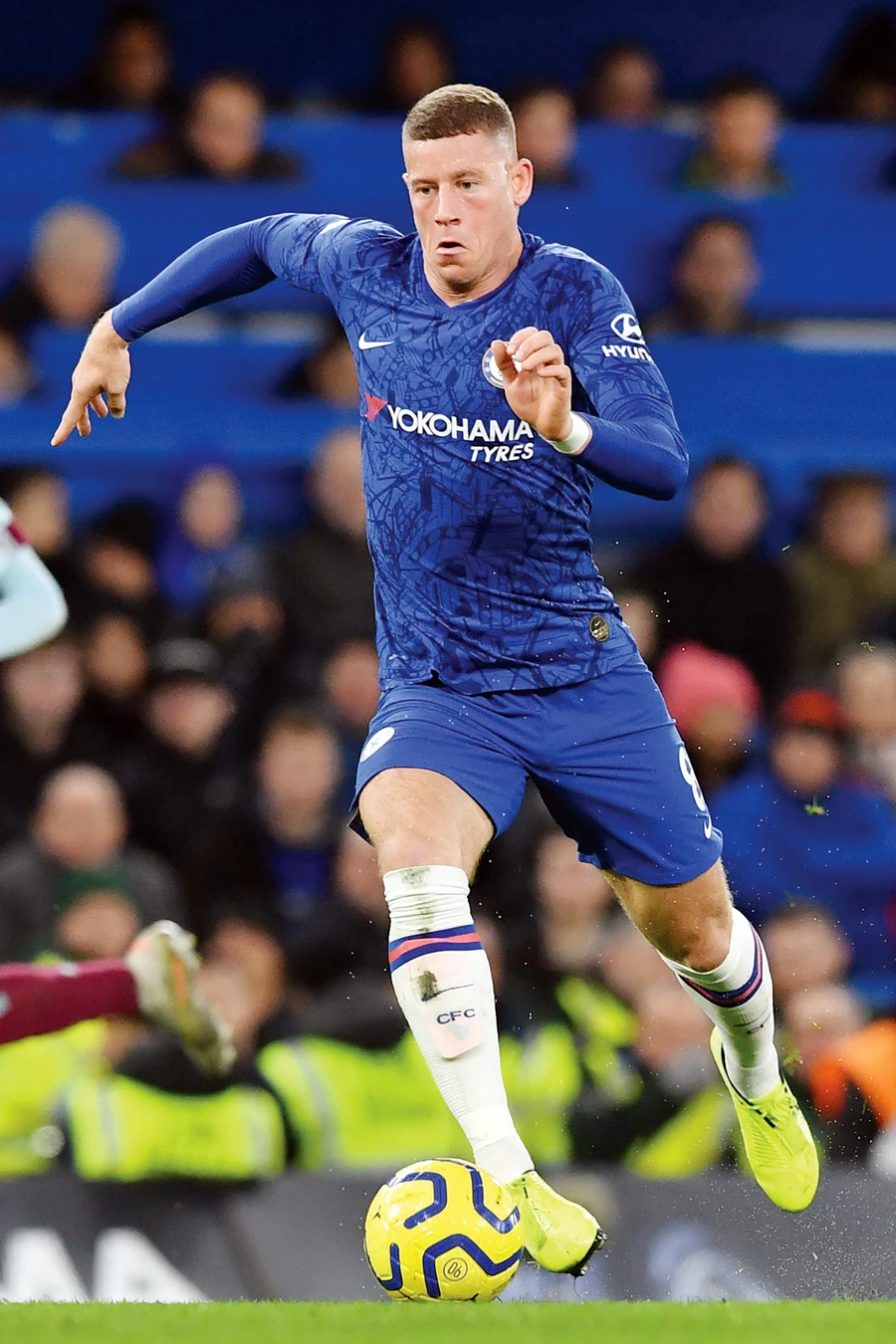 Chelsea’s English midfielder Ross Barkley controls the ball during Saturday’s match against Burnley at Stamford Bridge in London. (AFP)