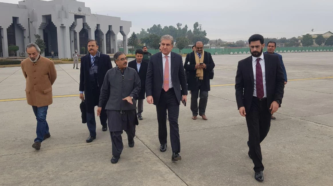 Pakistan’s FM embarks on Middle East peace mission