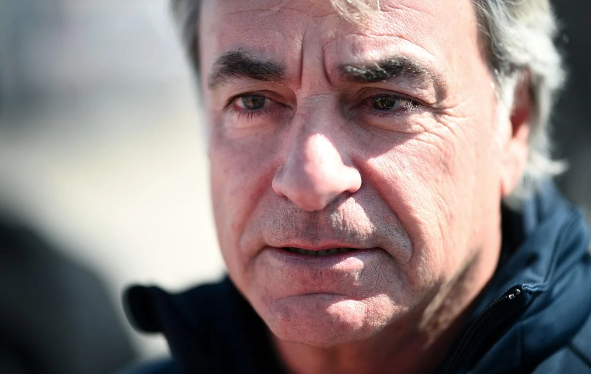 Mini’s Spanish drivers Carlos Sainz of Spain looks on during the rest day of the Dakar 2020 between Ha’il and Riyadh, Saudi Arabia, on January 11, 2020. (AFP)