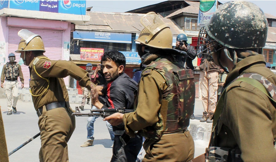 No web, no jobs: Kashmiris board the ‘Internet Express’