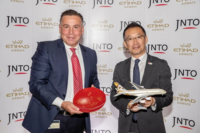 Robin Kamark, chief commercial officer of Etihad Aviation Group, and Shuichi Kameyama, executive senior vice president of JNTO.