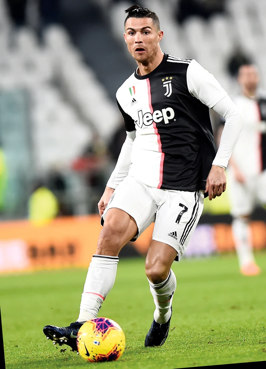 Juventus coach Sarri: Cristiano is in another class