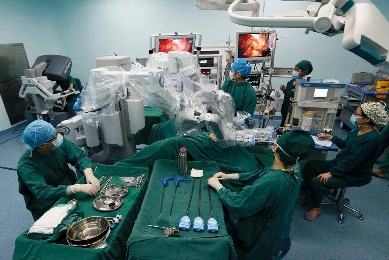 The panel addressed the role of artificial intelligence (AI) and robotics in the medical field. (File photo: Thomson Reuters)