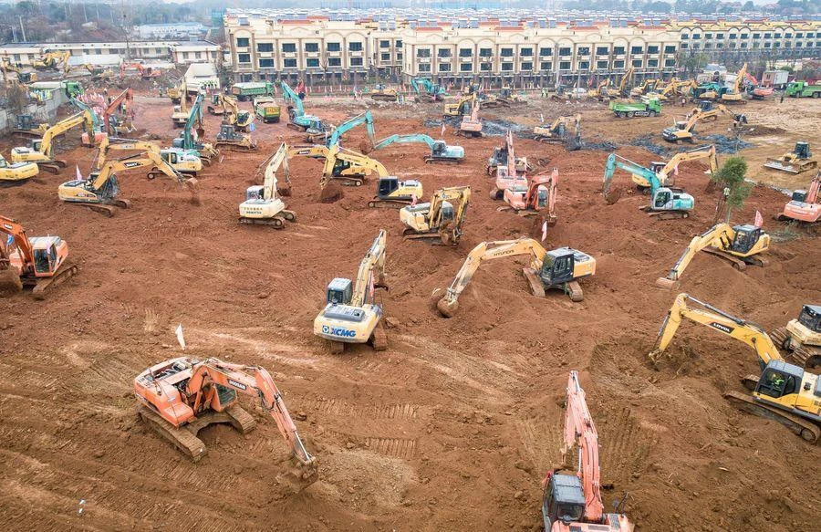 Contsruction is underway on a new hospital designated to contain the coronavirus outbreak in the Caidian District of Wuhan, Hubei Province, China. (Courtesy Xinhuanet)