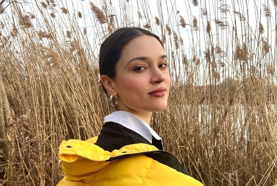 Lolo Zouai unveiled her newest music video this week. (Instagram)