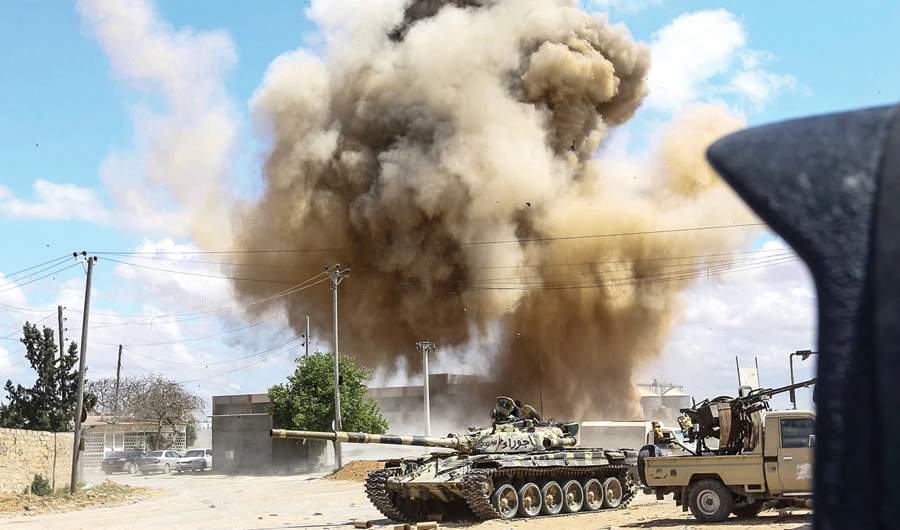 Fighting rages as Libya force pushes toward key western city