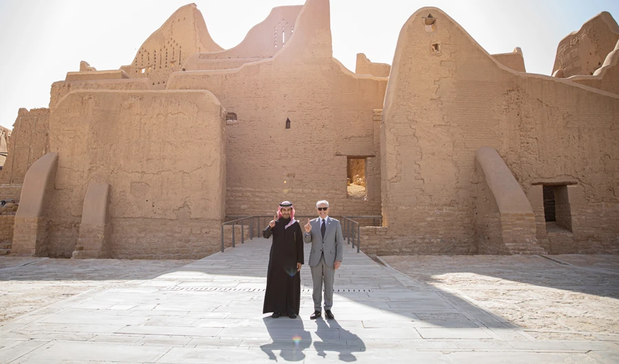 Prince Salman bin Faisal bin Salman, and DGDA’s CEO Jerry Inzerillo pose at a heritage site in Diriyah. The region is home to Al-Turaif district which is known as one of the largest clay cities in the world. (SPA)