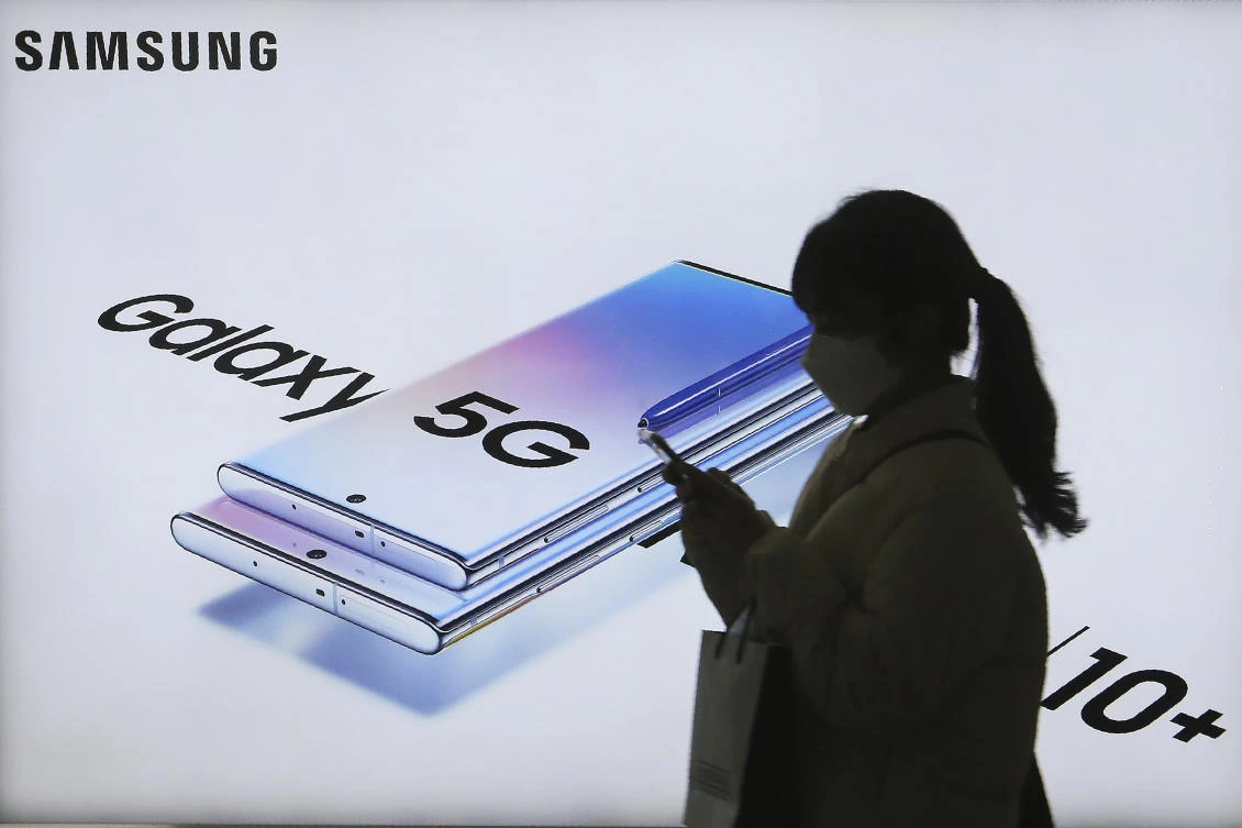 Samsung predicts earnings improvement after sluggish 2019
