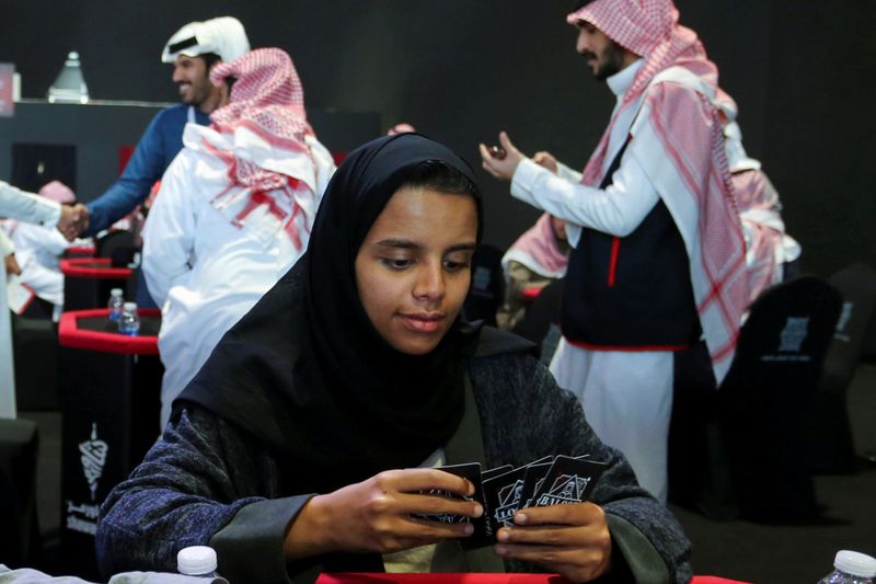Women join men at Saudi Arabia's Baloot Championship in Riyadh