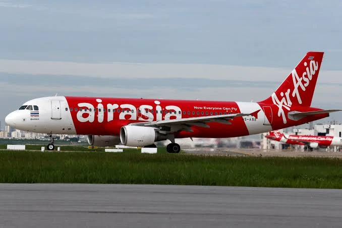 A Thai Air Asia Airbus A320-200 plane prepares for take off at Don Mueang International Airport in Bangkok, Thailand, June 29, 2016. (Reuters)