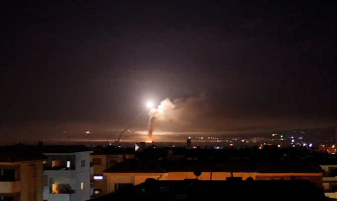 Several missiles were fired on Syrian government forces and Iranian militias near Damascus. (File/Reuters)